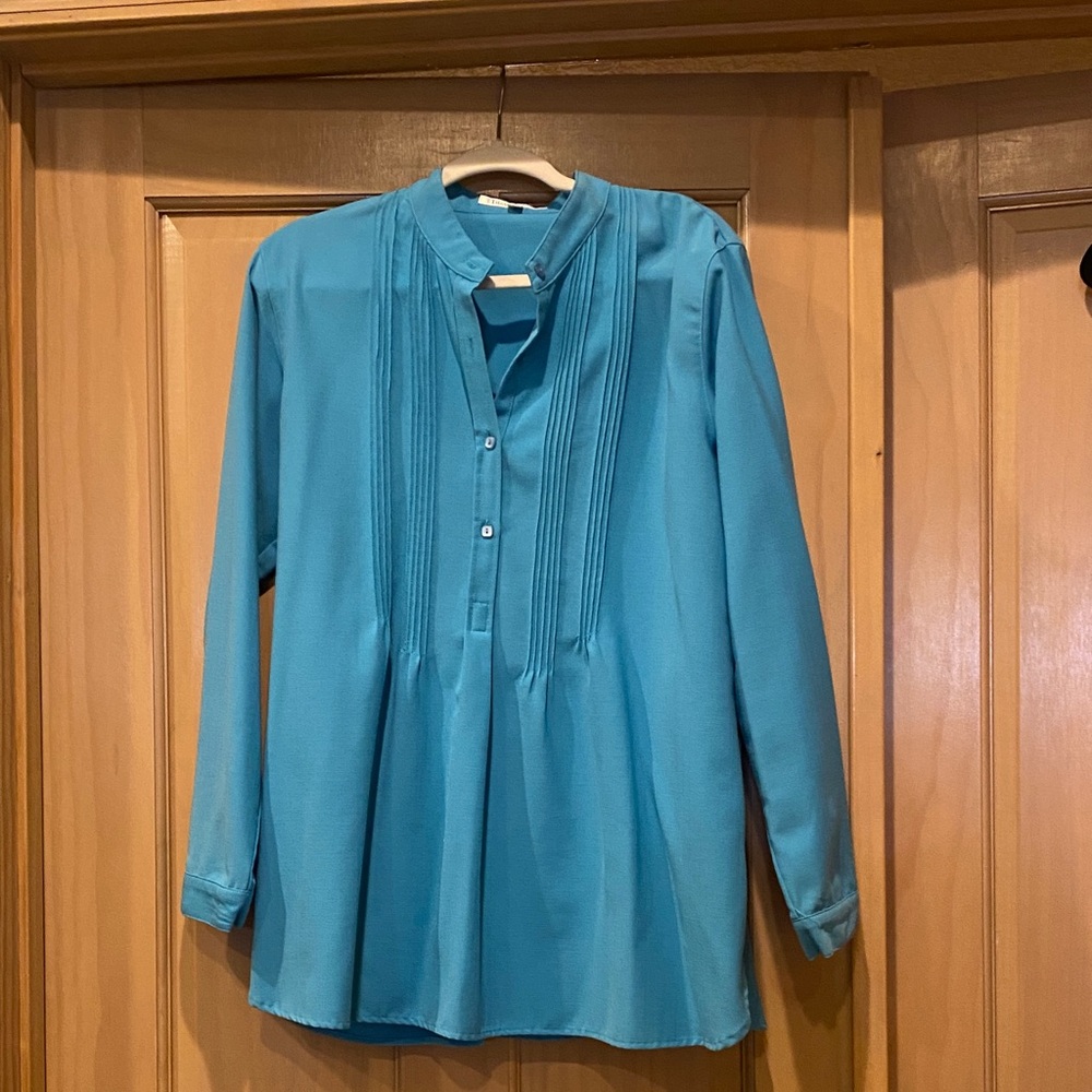 TravelSmith Teal Button-Up Top